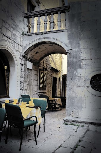 ARCHITEKTURA: ARCHITEKTURA